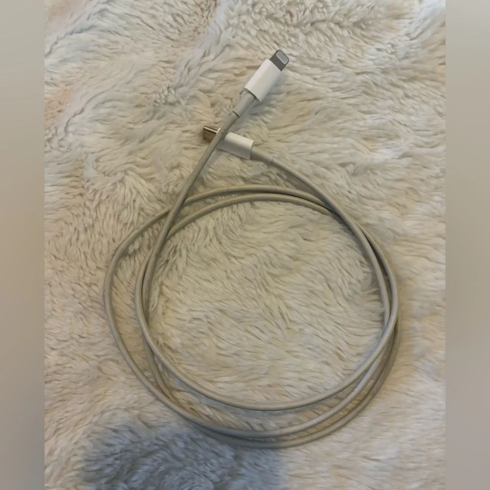 iPhone to USB-C Charging Cables (2 cables)